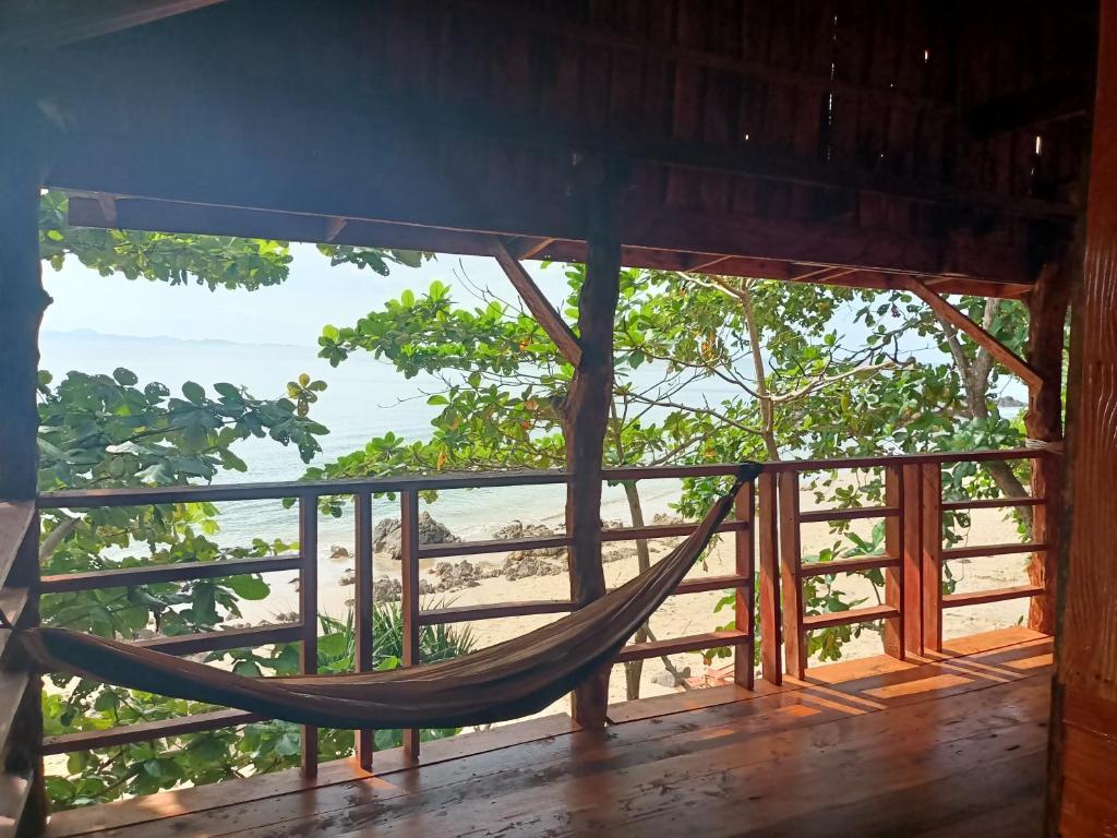 Jungle Hill Beach Bungalow Jungle Hill Beach Bungalow