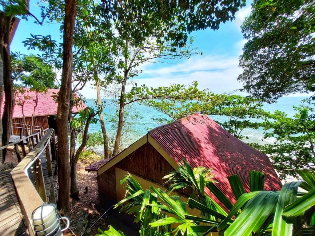 Jungle Hill Beach Bungalow Jungle Hill Beach Bungalow