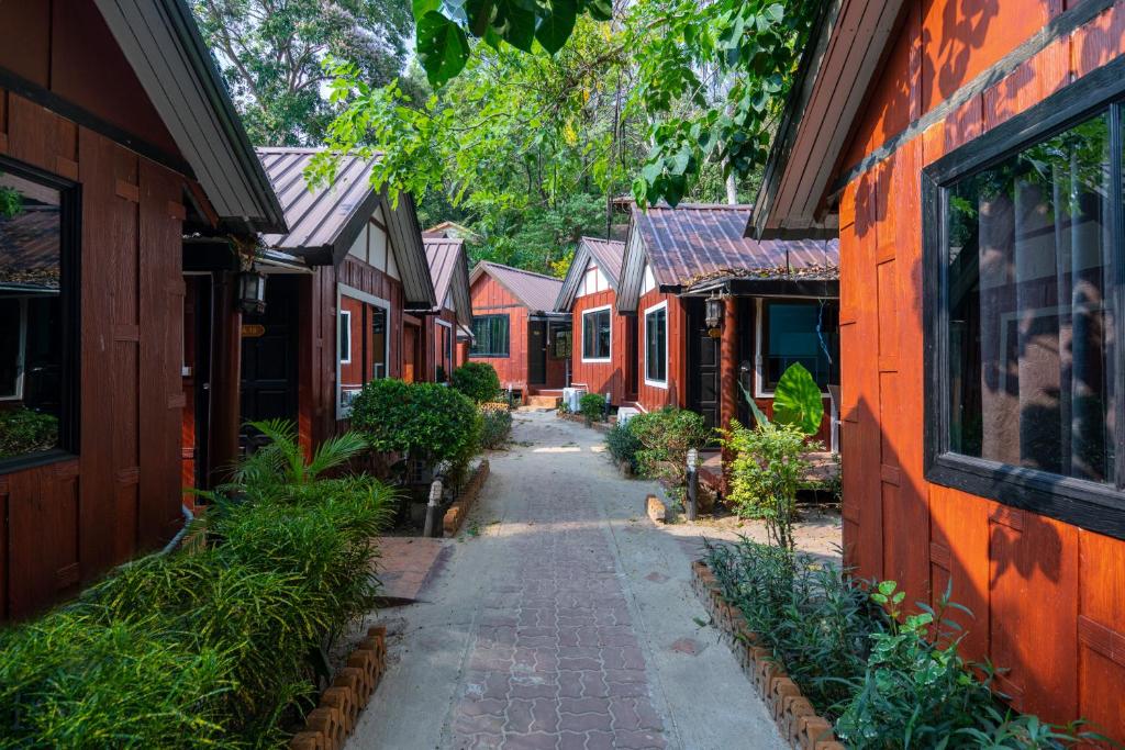 Phi Phi Long Beach Bungalow ( Had Yao) Phi Phi Long Beach Bungalow ( Had Yao)