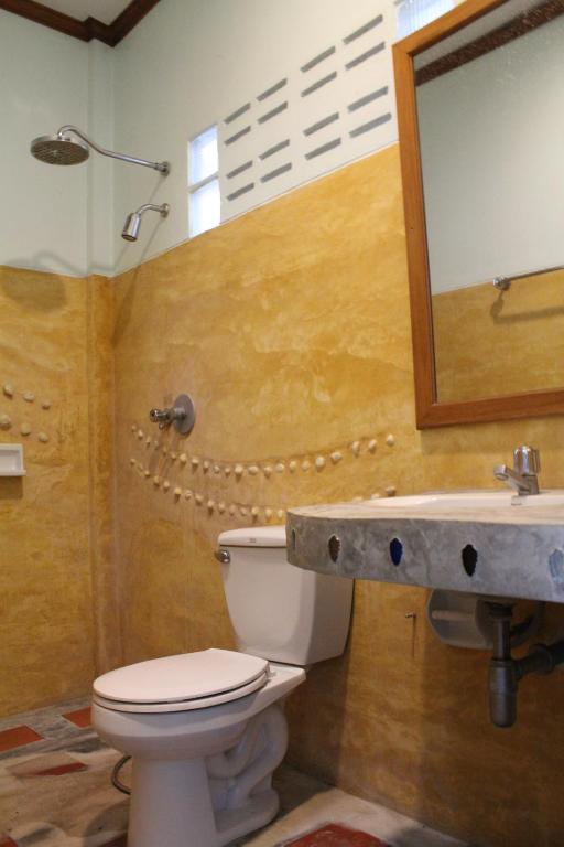 Chill Out Bar and Bungalows