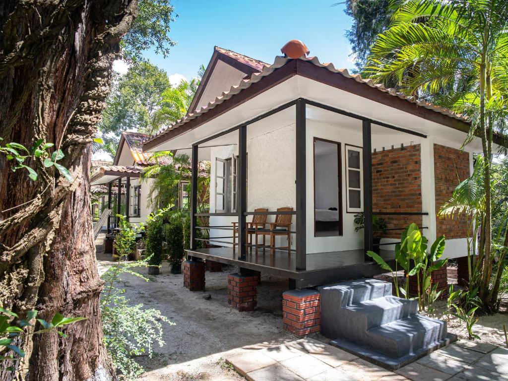 Sand Beach Bungalow Sand Beach Bungalow