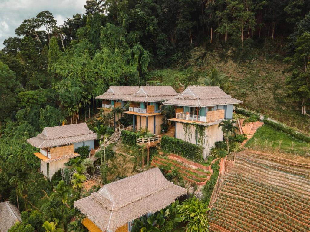 Baan Phuvara Retreat - Romantic Jacuzzi Mountain View Villas Baan Phuvara Retreat - Romantic Jacuzzi Mountain View Villas