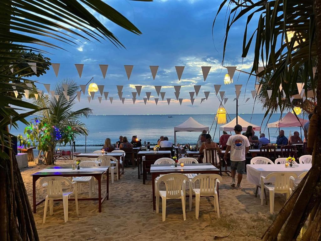 New Harrys Sunset Resort - Klong Nin Beach New Harrys Sunset Resort - Klong Nin Beach
