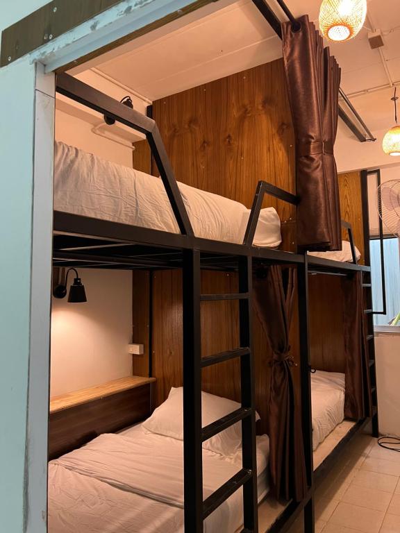 Happiness Hostel