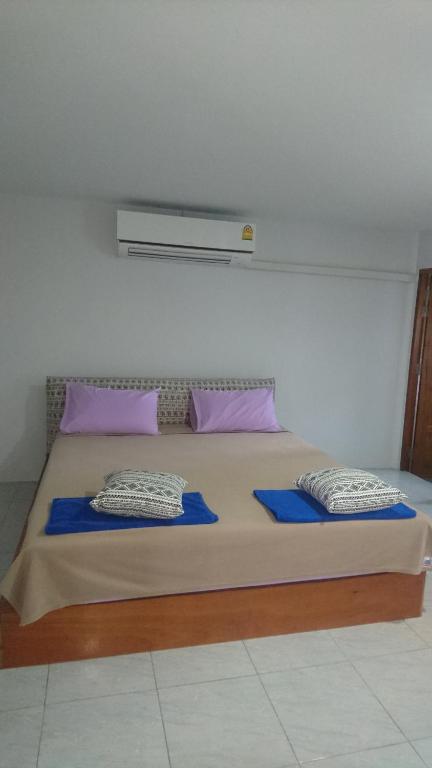 Easy Rooms and Minimart Easy Rooms and Minimart