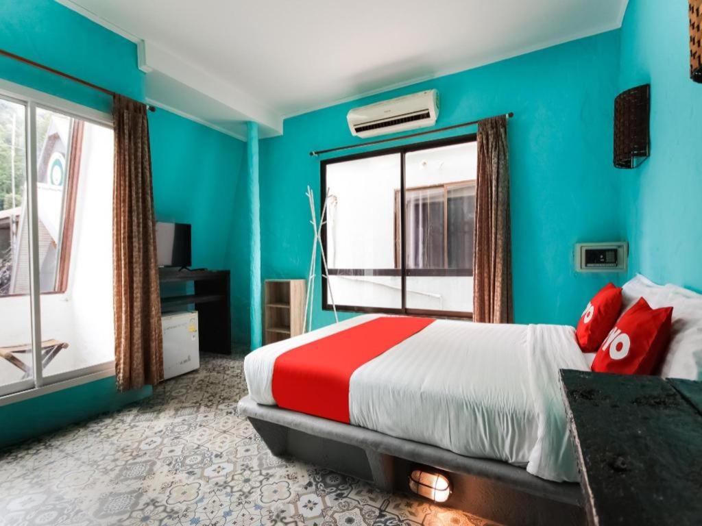 OYO 1103 Pirates House Hotel