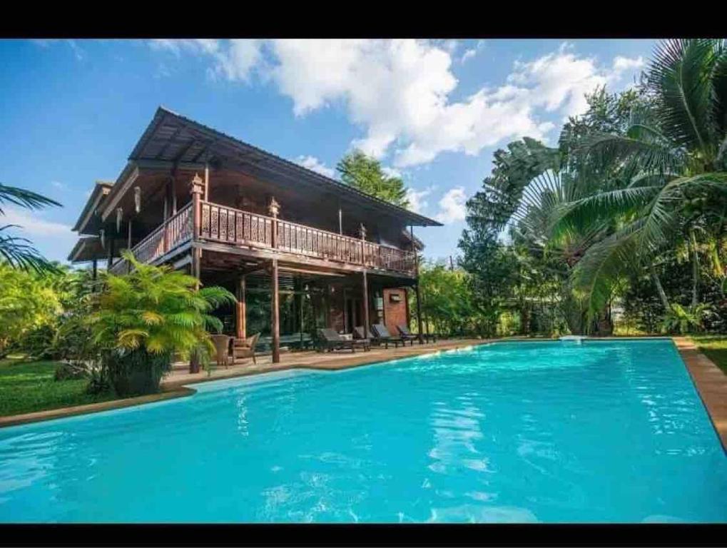 Villa Paraiso Traditional Thai Villa Paraiso Traditional Thai