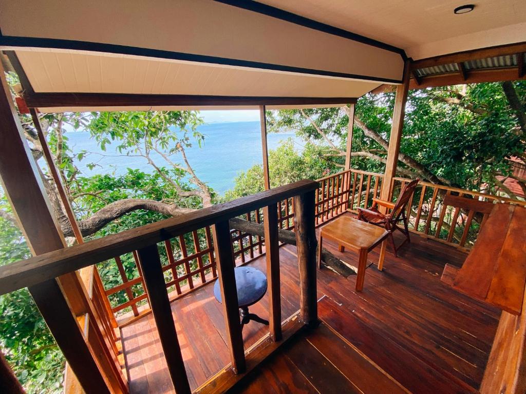 Velora Bay Koh Jum Velora Bay Koh Jum