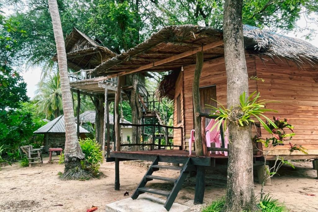 Sunset Beach Bungalow Koh Pu