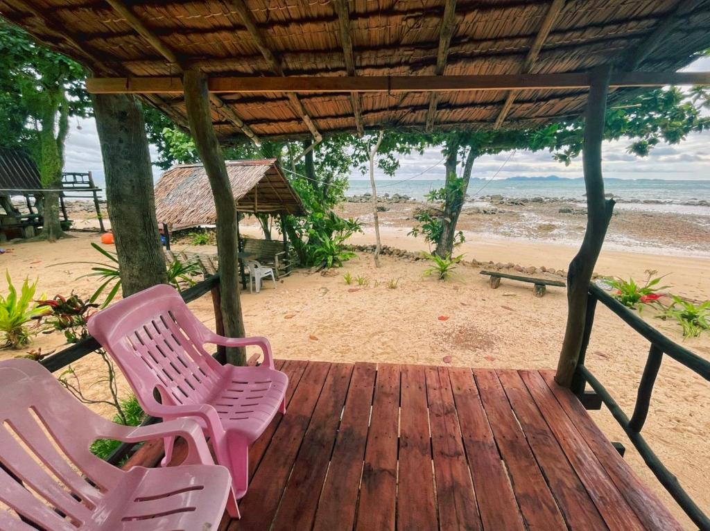 Sunset Beach Bungalow Koh Pu