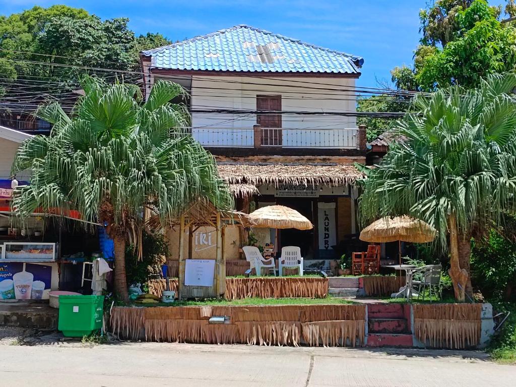 Tiki Bar-KanTiang Guesthouse Tiki Bar-KanTiang Guesthouse