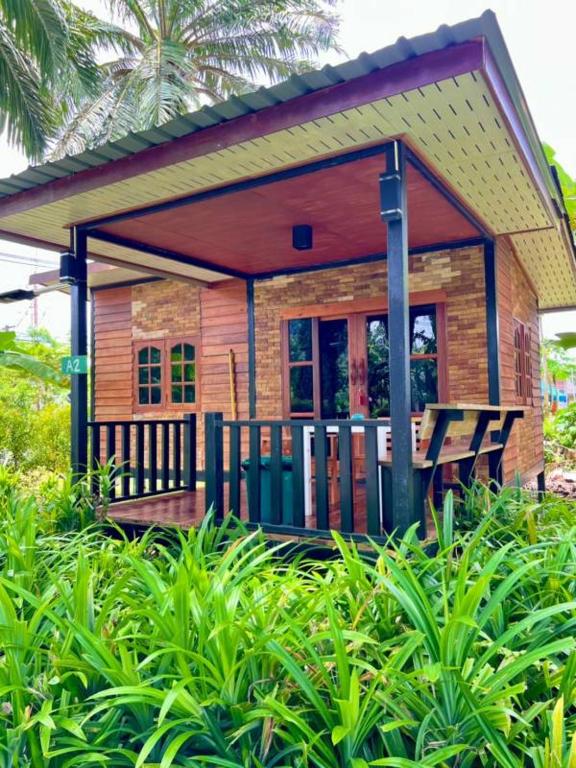 Lay Back Villa Wooden House AC Hot shower High Speed Internet Lay Back Villa Wooden House AC Hot shower High Speed Internet