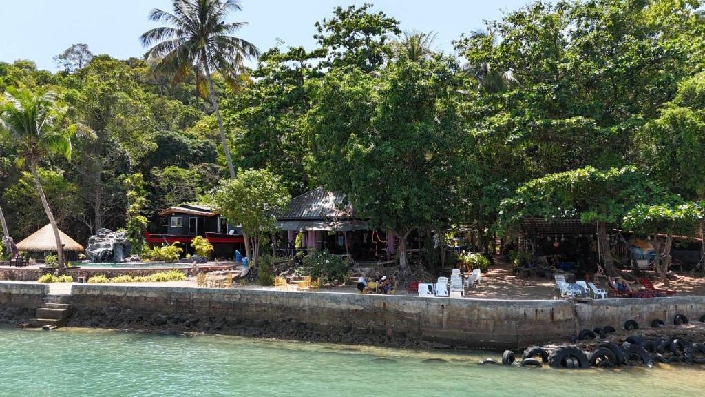 Pirates Bay Resort & Spa