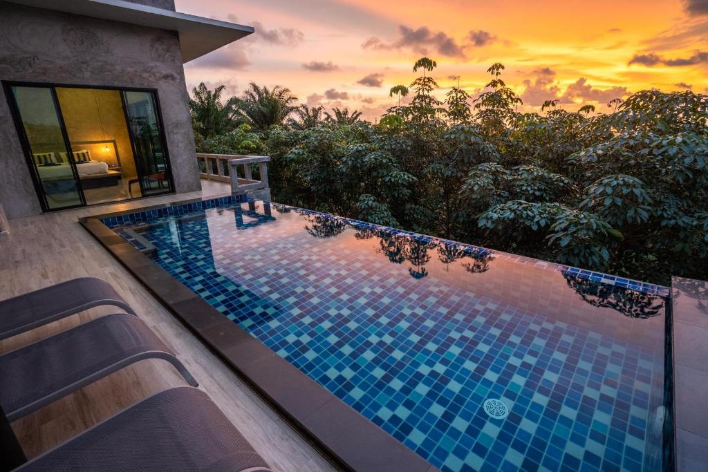 Stylish Pool Villa - 10 Mins Walk To The Beach Stylish Pool Villa - 10 Mins Walk To The Beach