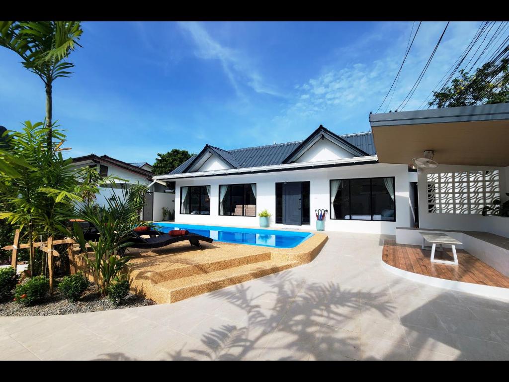Oasis 4BR Private Pool Villa in central Ao Nang Oasis 4BR Private Pool Villa in central Ao Nang