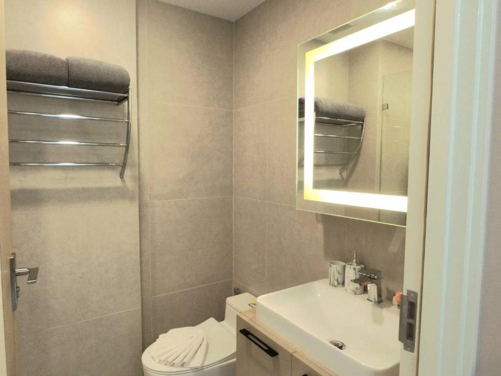 B202-Hi-Ended Sea View 1 Bedroom 300 meters walk to Ao Nang Beach B202-Hi-Ended Sea View 1 Bedroom 300 meters walk to Ao Nang Beach