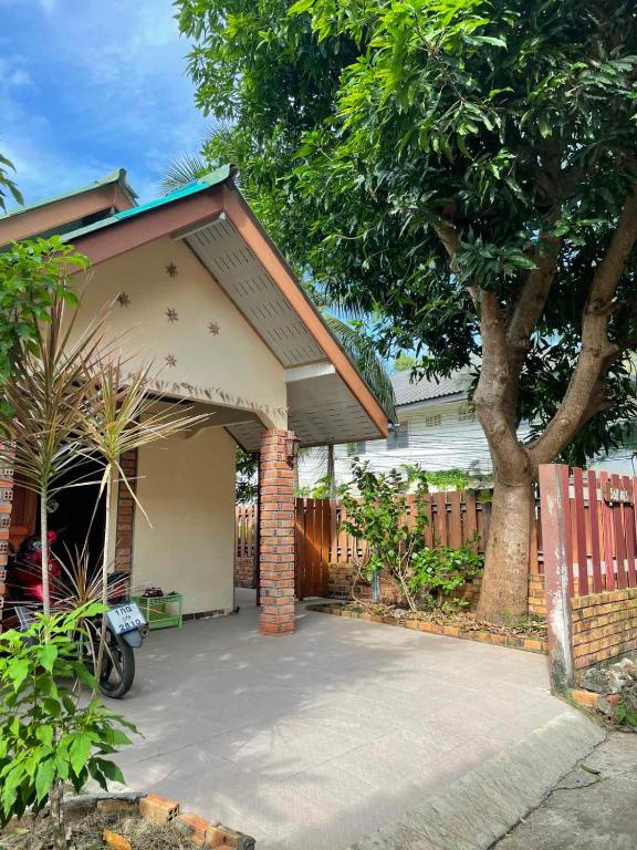 Mango House Mango House
