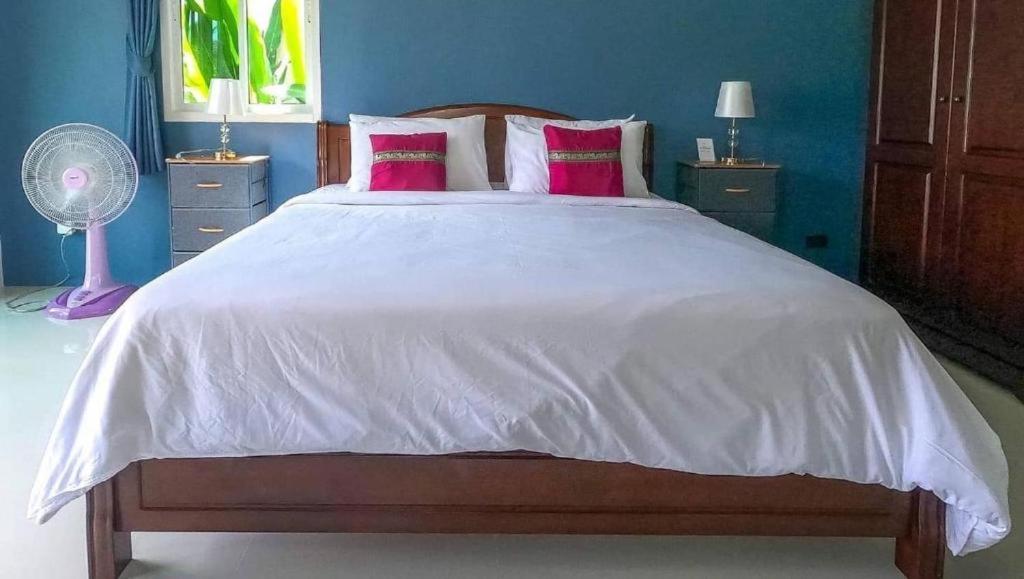 Lay Back Villa C2 with Kitchen & High speed Internet Lay Back Villa C2 with Kitchen & High speed Internet