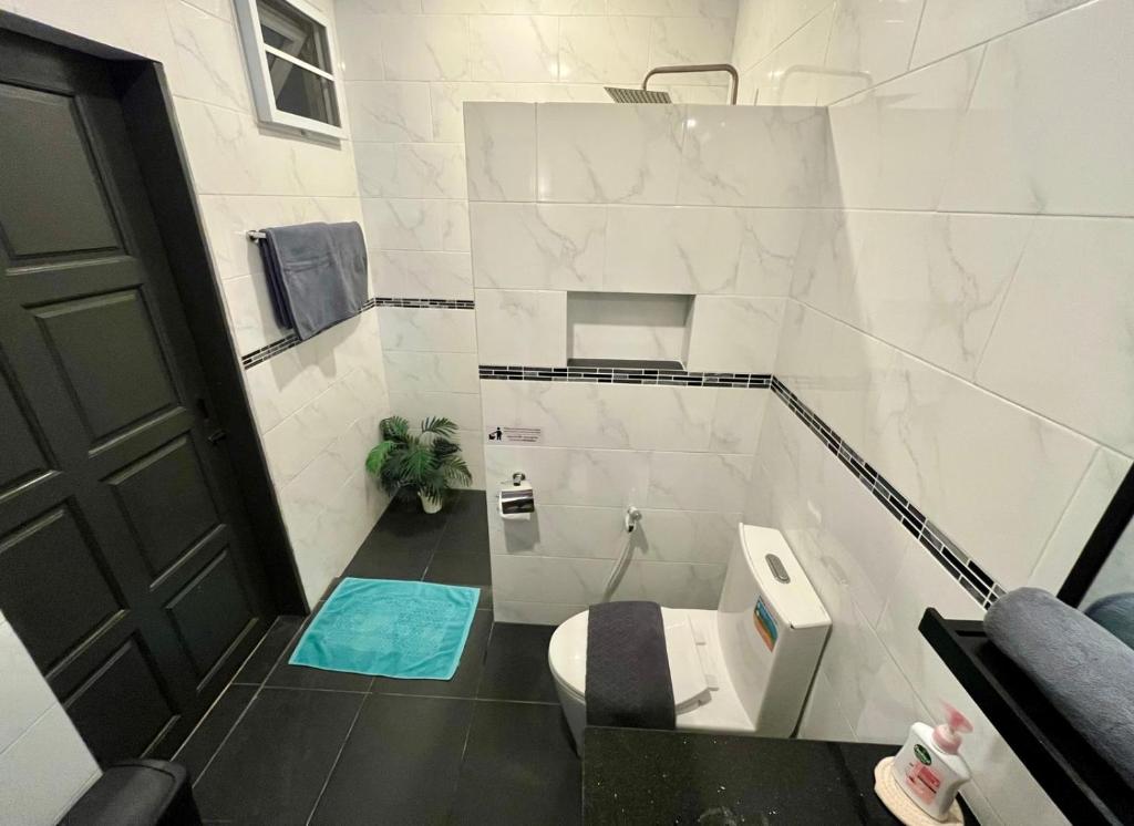 Lanta Sunshine Residence Apt 4 Two Bed Apartment with AC and Work Space Lanta Sunshine Residence Apt 4 Two Bed Apartment with AC and Work Space