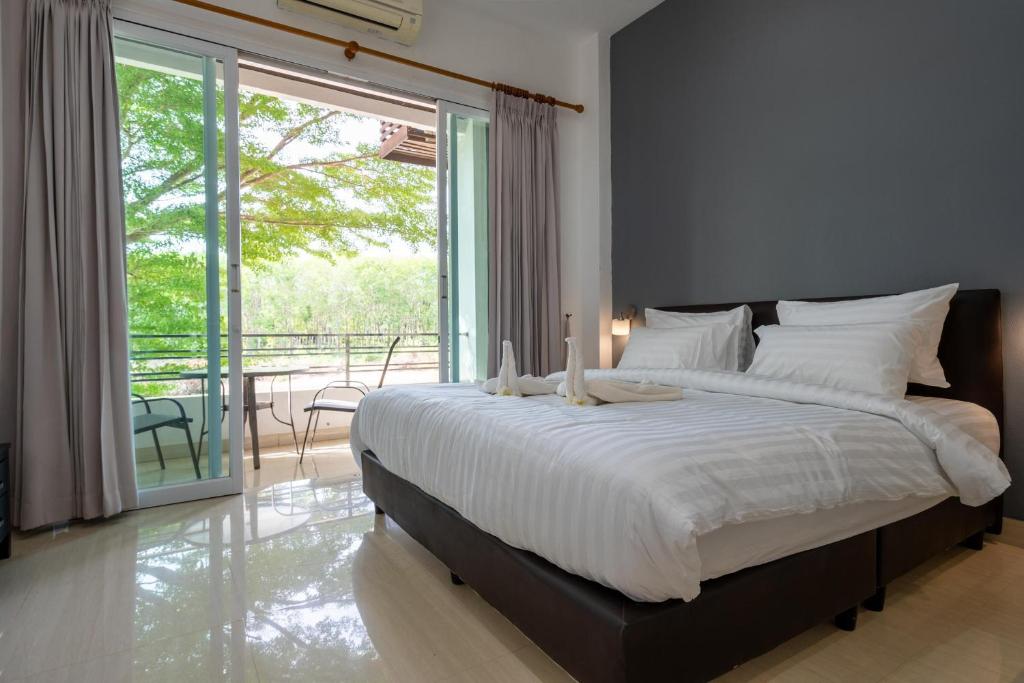 1Br Poolside Apartment, Long Beach, Lanta Sport Resort 109 1Br Poolside Apartment, Long Beach, Lanta Sport Resort 109