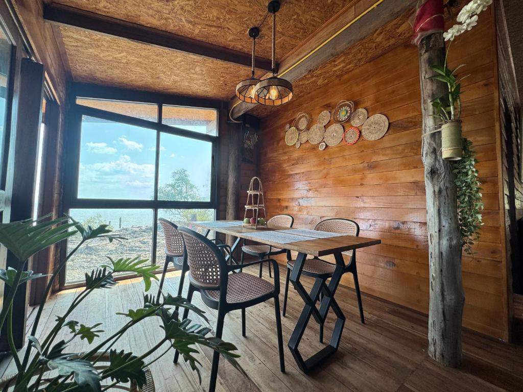 Lan Lay Beach House