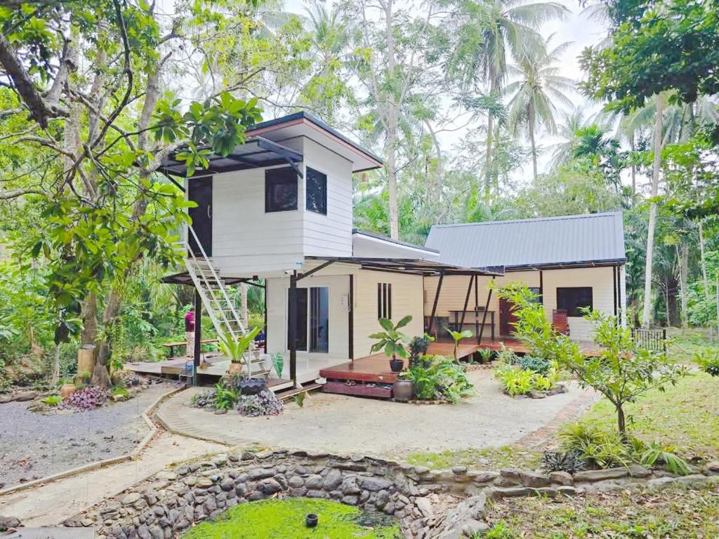 Lanta Baansuan Rimthan