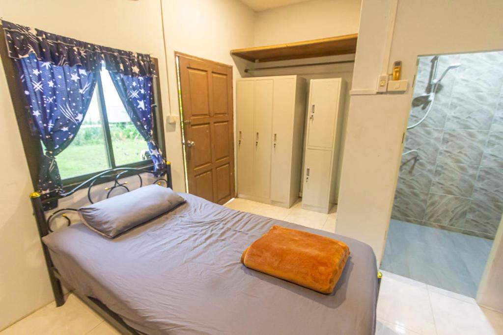 The Travelers Friend En Suite dorm room AC The Travelers Friend En Suite dorm room AC