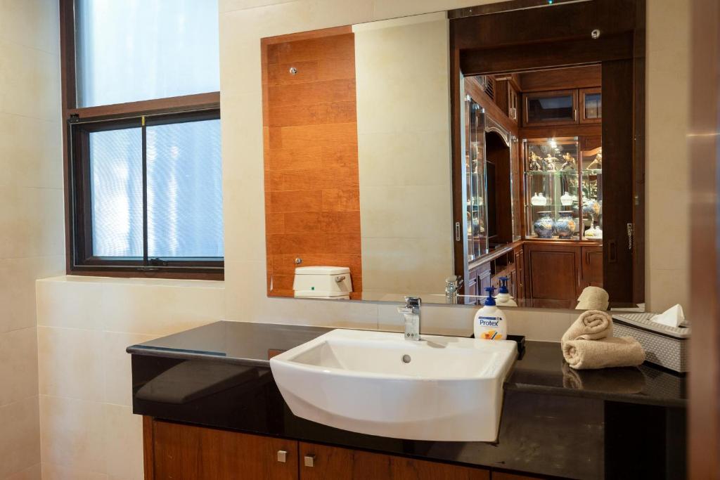 6 Bedrooms Seaview With Pool - Belle Sunset Villa