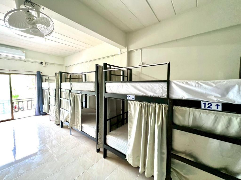Klong Muang Hostel คลองม่วงโฮสเทล