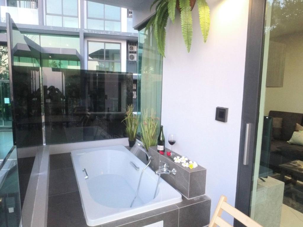 B404 - Sunset plus Pool View 1 Bedroom 300m Walk To Ao Nang Beach B404 - Sunset plus Pool View 1 Bedroom 300m Walk To Ao Nang Beach