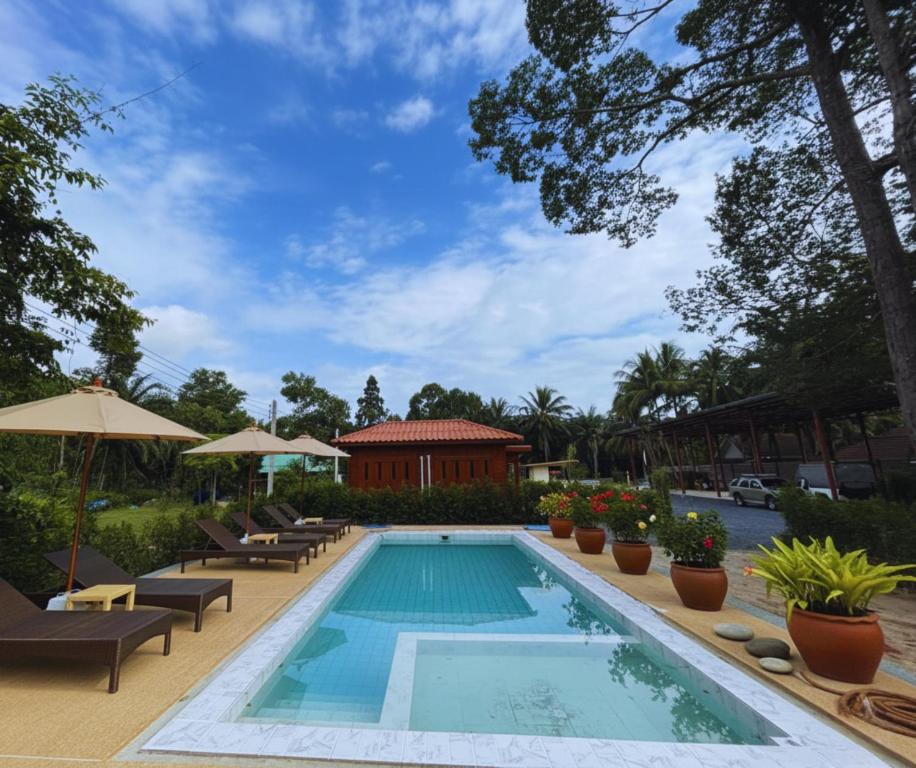 Guitar Thai Style Pool House Guitar Thai Style Pool House